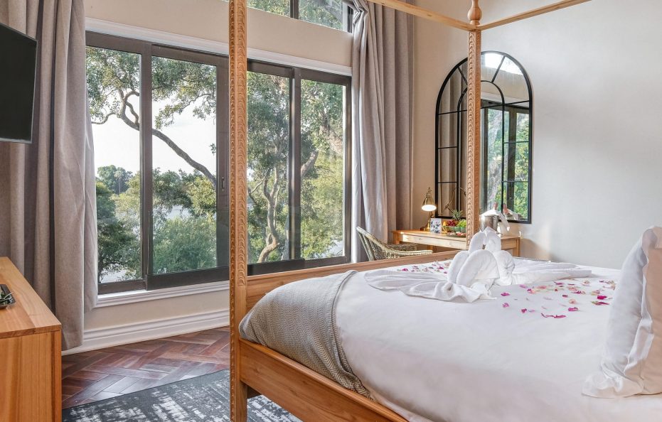 Honeymoon Suite